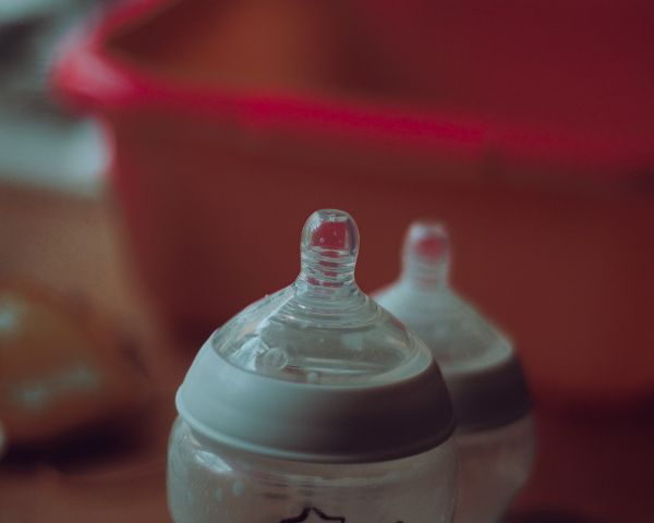 how to travel with breast milk and bottles