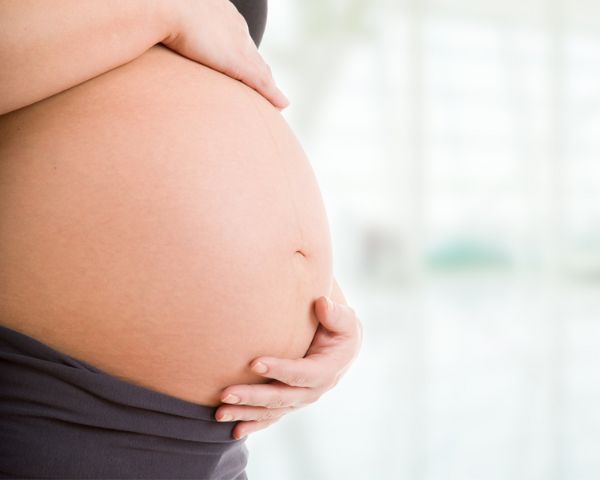mother considering flying pregnant