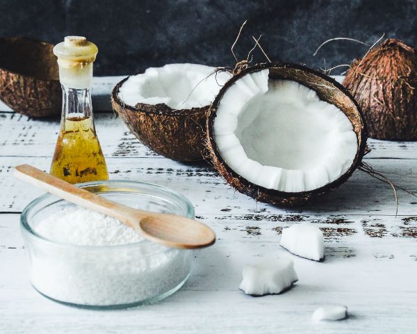 coconut oil helps relief constipation during pregnancy