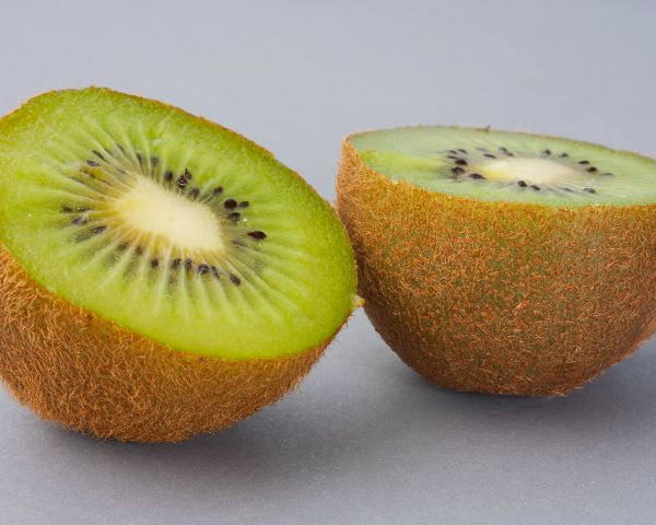 Kiwi helps relief constipation during pregnancy