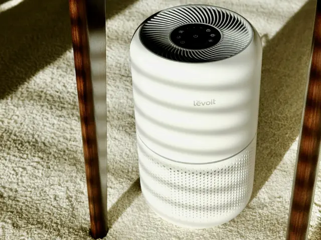 UVC Air Filter - UV-C air purifier with quiet operation